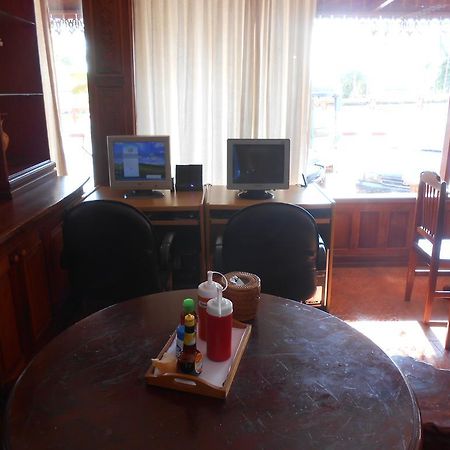 Chanthasom Guesthouse Ban Nongdouang ภายนอก รูปภาพ