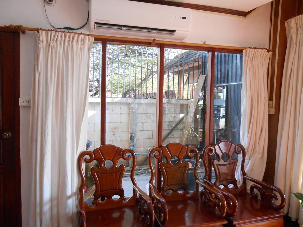 Chanthasom Guesthouse Ban Nongdouang ภายนอก รูปภาพ