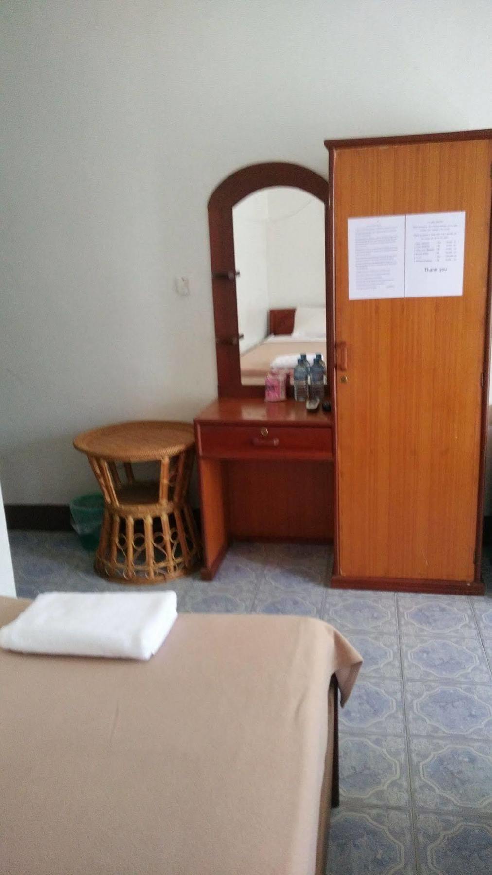 Chanthasom Guesthouse Ban Nongdouang ภายนอก รูปภาพ