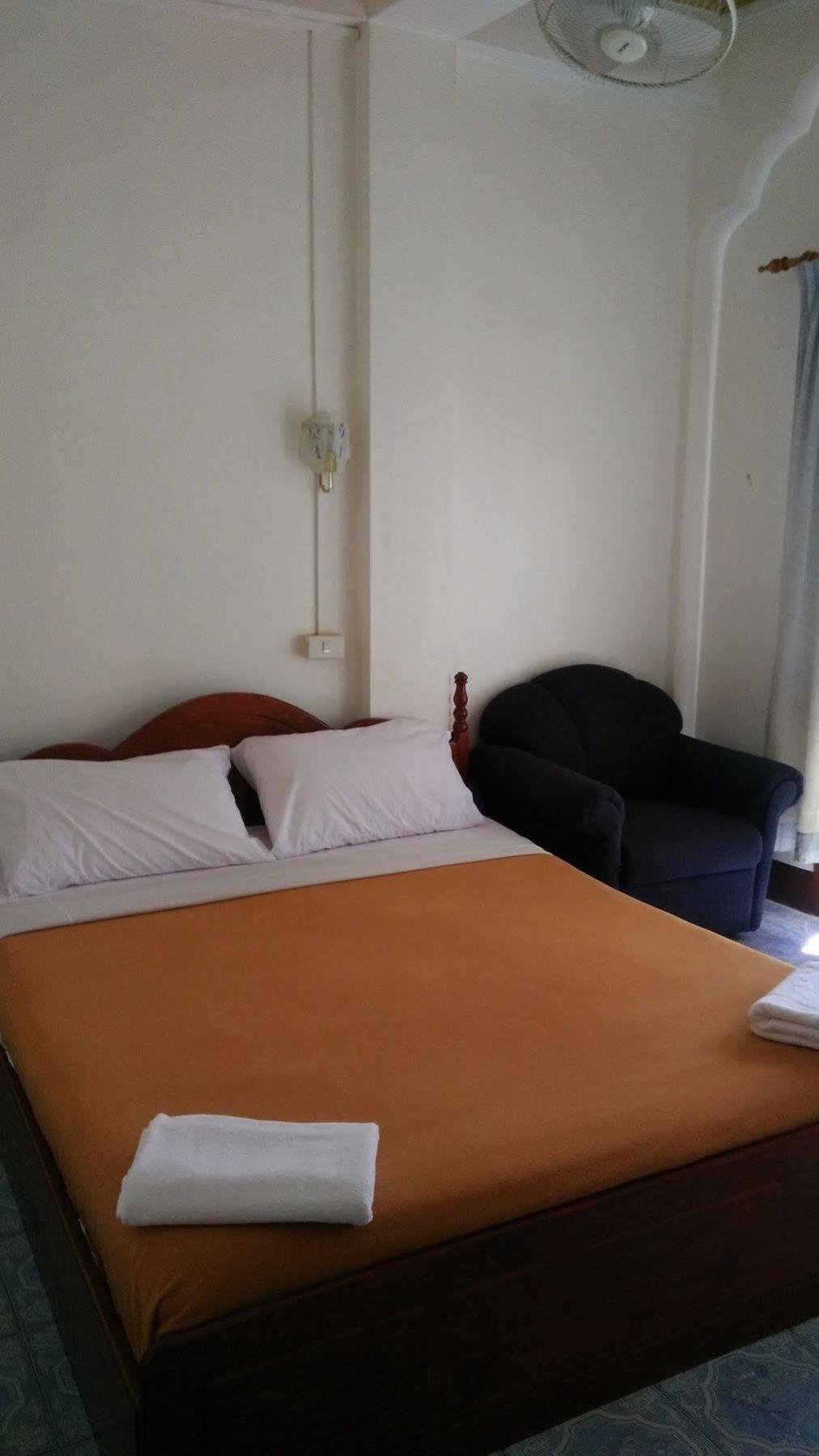 Chanthasom Guesthouse Ban Nongdouang ภายนอก รูปภาพ
