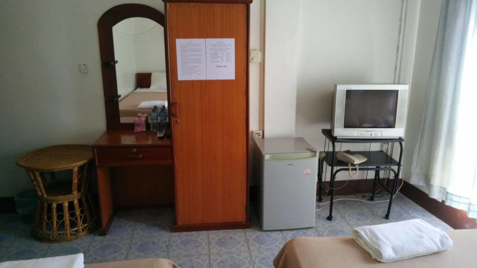 Chanthasom Guesthouse Ban Nongdouang ภายนอก รูปภาพ