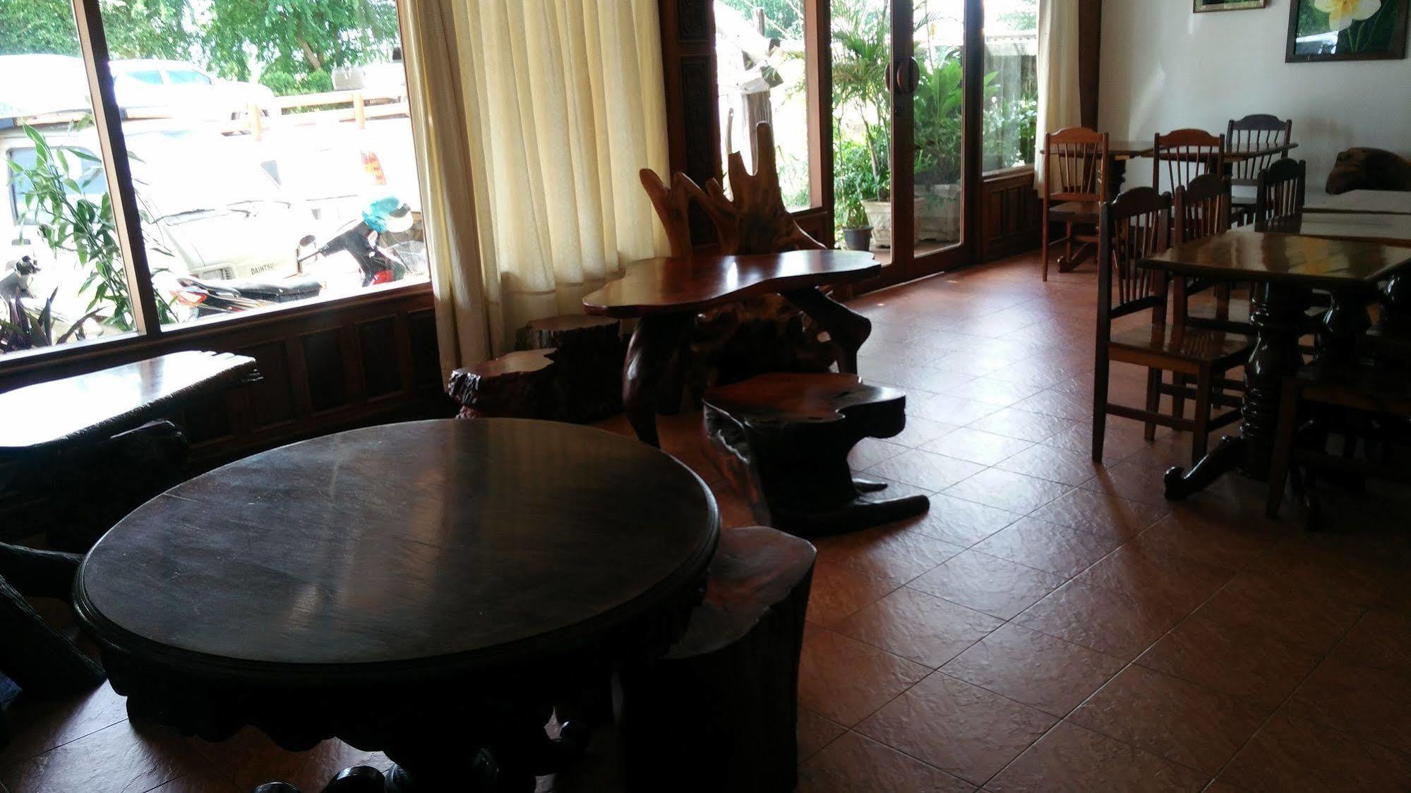 Chanthasom Guesthouse Ban Nongdouang ภายนอก รูปภาพ